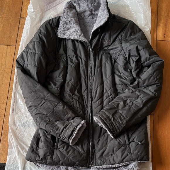 The North Face Charcoal Quilted Jacket - Picture 1 of 2